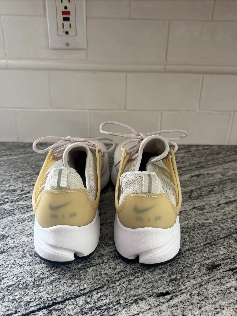 Women’s Nike Air Presto Light Bone 878068-002 Size 10/Mens 8.5